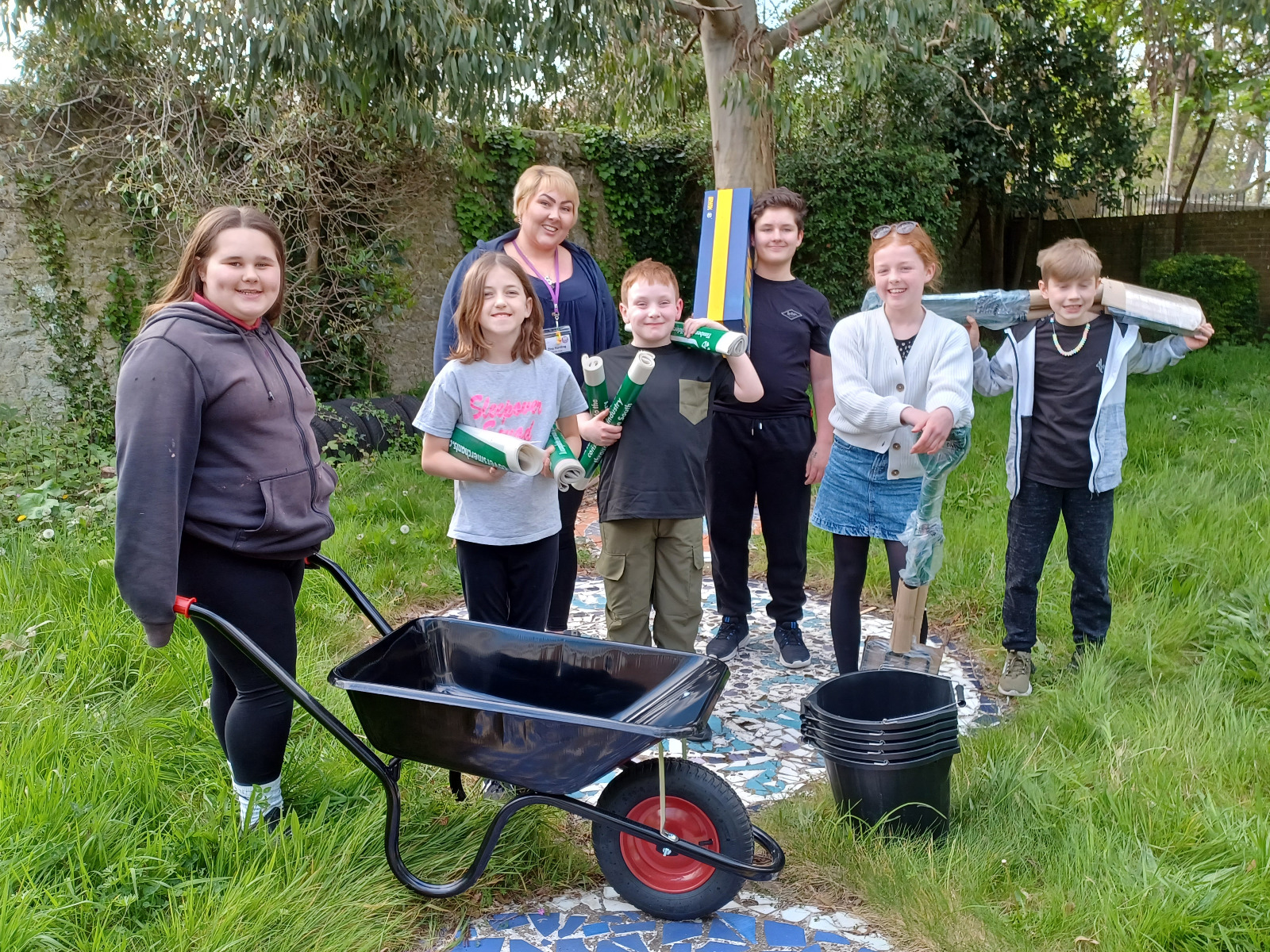 Bognor youth club can get digging thanks to local company donation